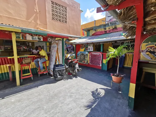 Rue du centre-ville de Kingston en Jamaïque